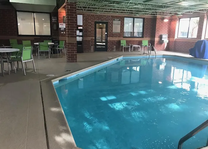 Express By Ihg Hotel Naperville