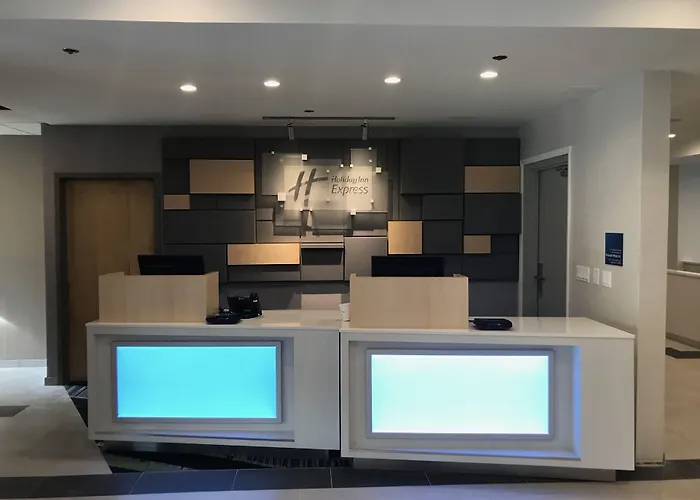 Express By Ihg Hotel Naperville